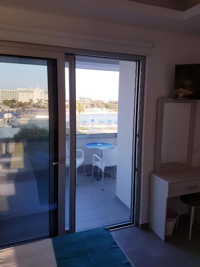 איה נאפה Christopher'S Sandy Beach Suites מראה חיצוני תמונה