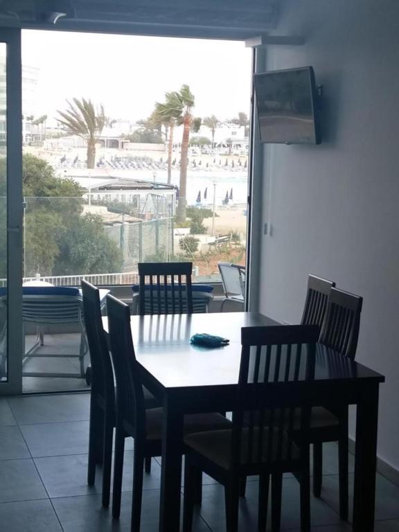 איה נאפה Christopher'S Sandy Beach Suites מראה חיצוני תמונה