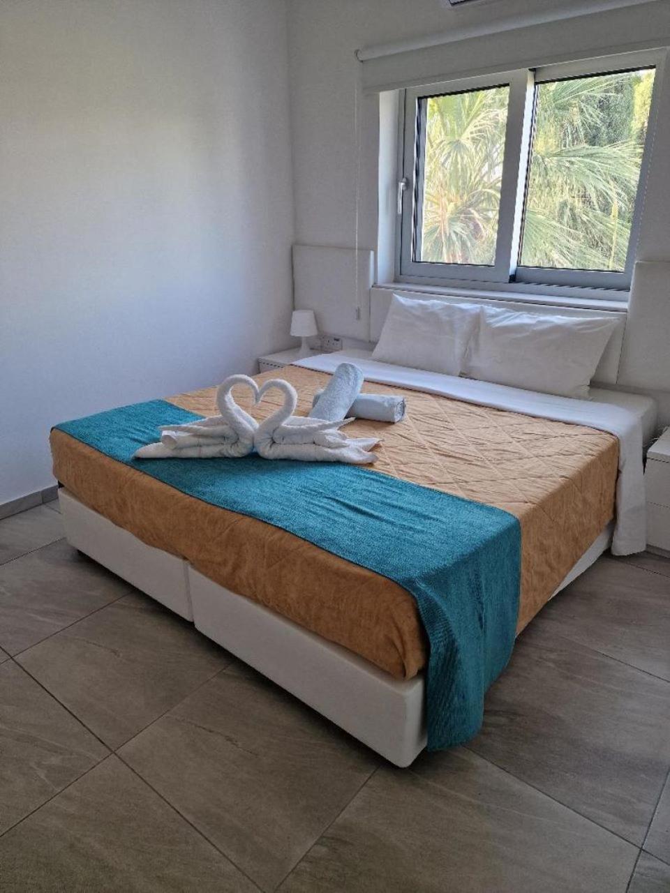 איה נאפה Christopher'S Sandy Beach Suites מראה חיצוני תמונה