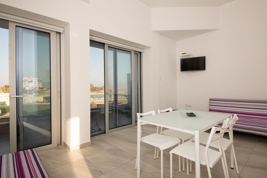 איה נאפה Christopher'S Sandy Beach Suites מראה חיצוני תמונה