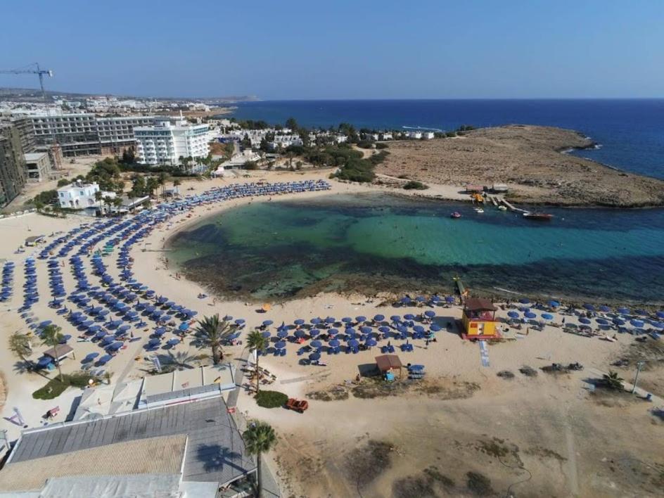 איה נאפה Christopher'S Sandy Beach Suites מראה חיצוני תמונה
